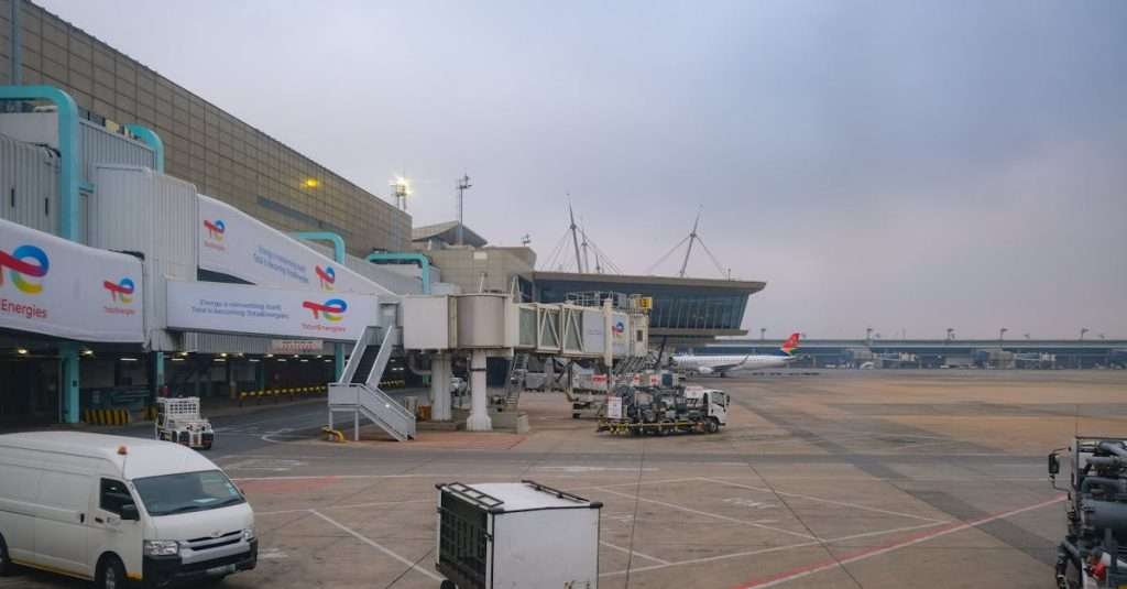 Bagages en avion : les règles sur le transport des produits de beauté découvrez les réglementations des bagages des compagnies aériennes pour voyager sereinement. informez-vous sur les dimensions, le poids et les frais éventuels pour éviter les surprises à l'aéroport.