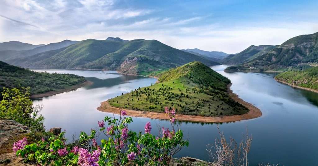 découvrez les merveilles des îles : paysages tropicaux, plages de sable blanc et cultures uniques. explorez les destinations insulaires qui vous feront rêver et vous laisseront des souvenirs inoubliables.