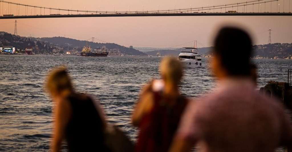 découvrez tout sur les traversées maritimes : conseils pratiques, destinations idéales et informations essentielles pour faciliter vos voyages en mer. que vous soyez un voyageur occasionnel ou un marin expérimenté, préparez-vous à vivre des moments inoubliables sur les vagues.