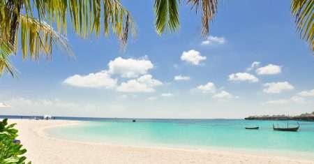 découvrez les plus belles plages du monde : sable fin, eaux turquoise et paysages à couper le souffle. que vous recherchiez détente, sports nautiques ou escapades inoubliables, nos guides vous aideront à choisir la plage parfaite pour vos vacances.