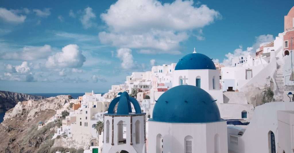 Voyage en Grèce : découvrez les 5 plus belles plages du pays découvrez la grèce, un pays riche en histoire, culture et paysages époustouflants. explorez ses îles paradisiaques, savourez sa délicieuse cuisine méditerranéenne et plongez dans l'héritage des anciens grecs. partez à l'aventure et créez des souvenirs inoubliables dans cette destination envoûtante.