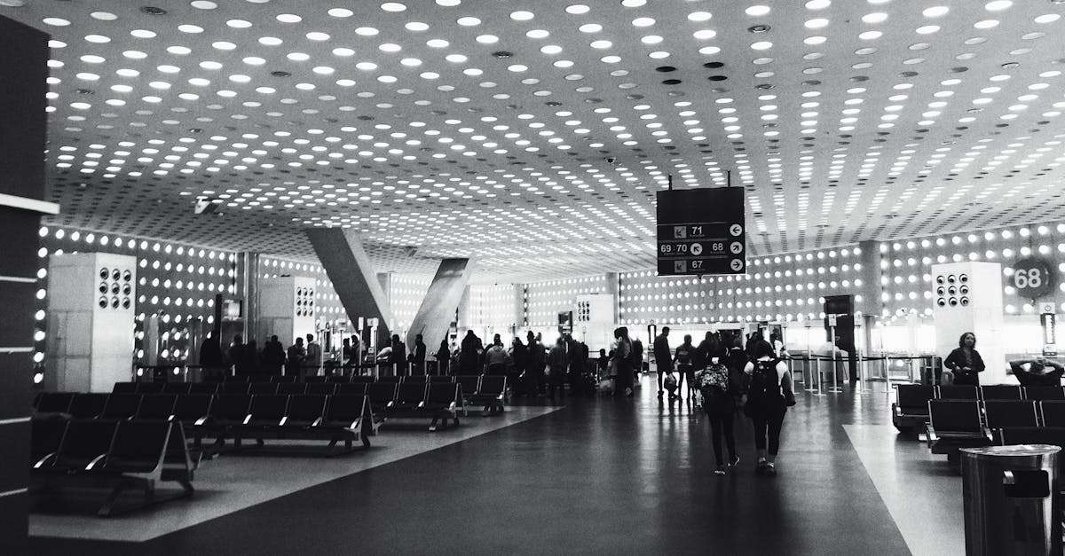 découvrez les réglementations des compagnies aériennes concernant les bagages. informez-vous sur les dimensions, le poids, les frais supplémentaires et les objets interdits pour voyager sereinement et éviter les surprises à l'aéroport.