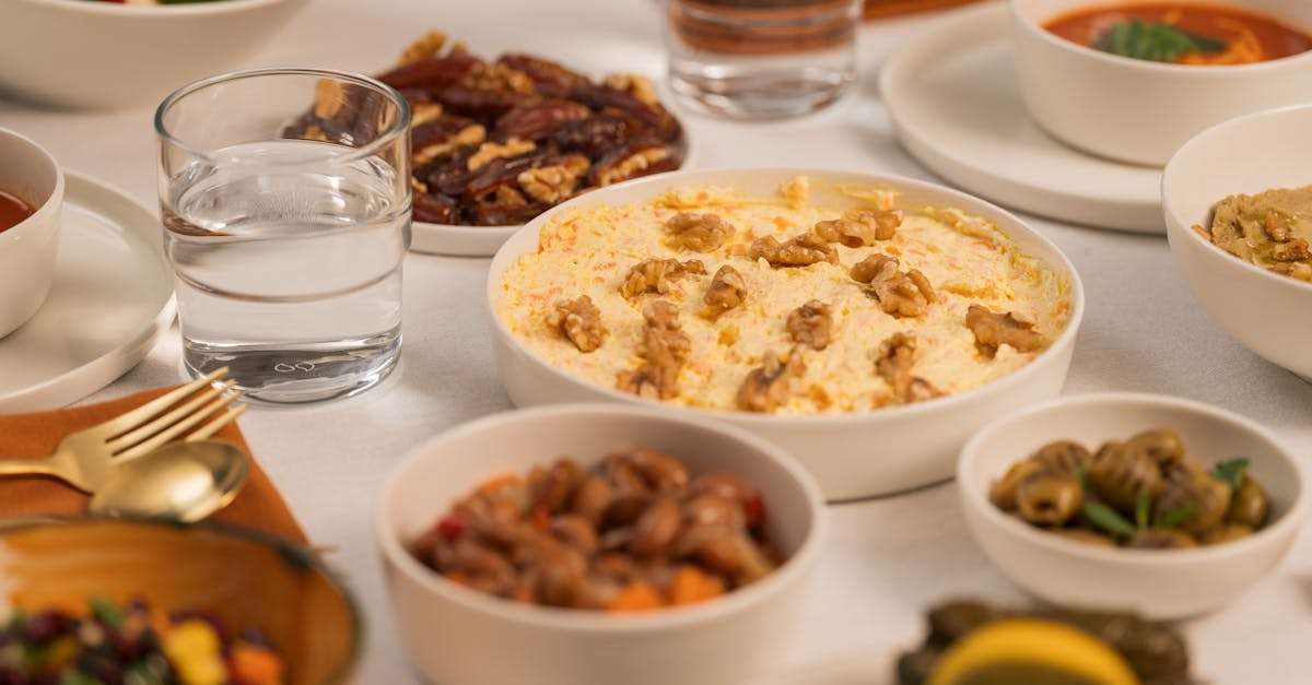 découvrez l'iftar, le repas sacré qui marque la rupture du jeûne pendant le mois de ramadan. plongez dans une expérience culinaire enrichissante, explorez des recettes traditionnelles et partagez des moments de convivialité en famille et entre amis.