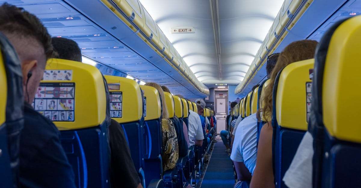 découvrez tout ce qu'il faut savoir sur les sièges d'avion : types, confort, astuces pour choisir le meilleur siège et maximiser votre expérience de vol. voyagez mieux avec notre guide complet sur les sièges d'avion.