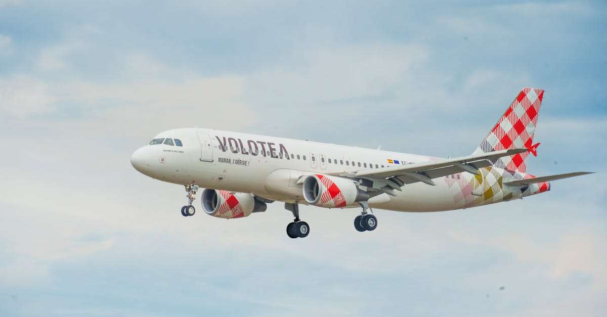 découvrez volotea, la compagnie aérienne low-cost qui vous propose des vols directs vers de nombreuses destinations en europe. profitez de tarifs attractifs et d'un service de qualité pour vos voyages d'affaires ou vos escapades. réservez dès maintenant et vivez une expérience de voyage inoubliable.