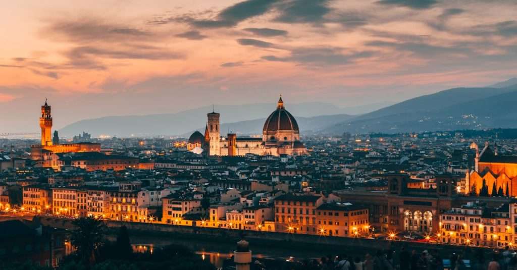Voyage en Europe : les 10 meilleures villes pour une escapade d’un week-end découvrez l'europe, un continent riche en histoire, cultures diversifiées et paysages éblouissants. explorez ses villes emblématiques, ses traditions uniques et son patrimoine gastronomique. partez pour un voyage inoubliable à travers les merveilles de l'europe.