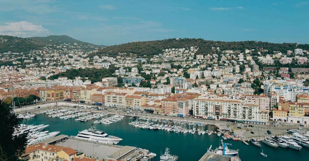 découvrez les charmes d'une ville côtière où se mêlent plages de sable fin, installations modernes et culture vibrante. profitez des activités nautiques, des restaurants de fruits de mer et des paysages côtiers à couper le souffle.
