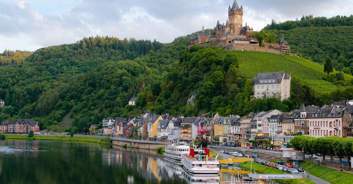 découvrez l'europe, un continent riche en histoire, culture et paysages variés. explorez ses destinations emblématiques, sa cuisine délicieuse et ses traditions fascinantes qui font de chaque voyage une expérience inoubliable.