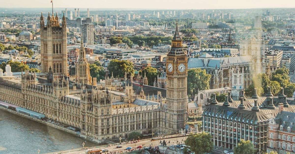 découvrez l'europe, un continent riche en diversité culturelle, historique et naturelle. explorez ses paysages magnifiques, ses villes emblématiques et sa gastronomie raffinée. partez à l'aventure à travers les traditions variées et les expériences inoubliables qu'offre l'europe.