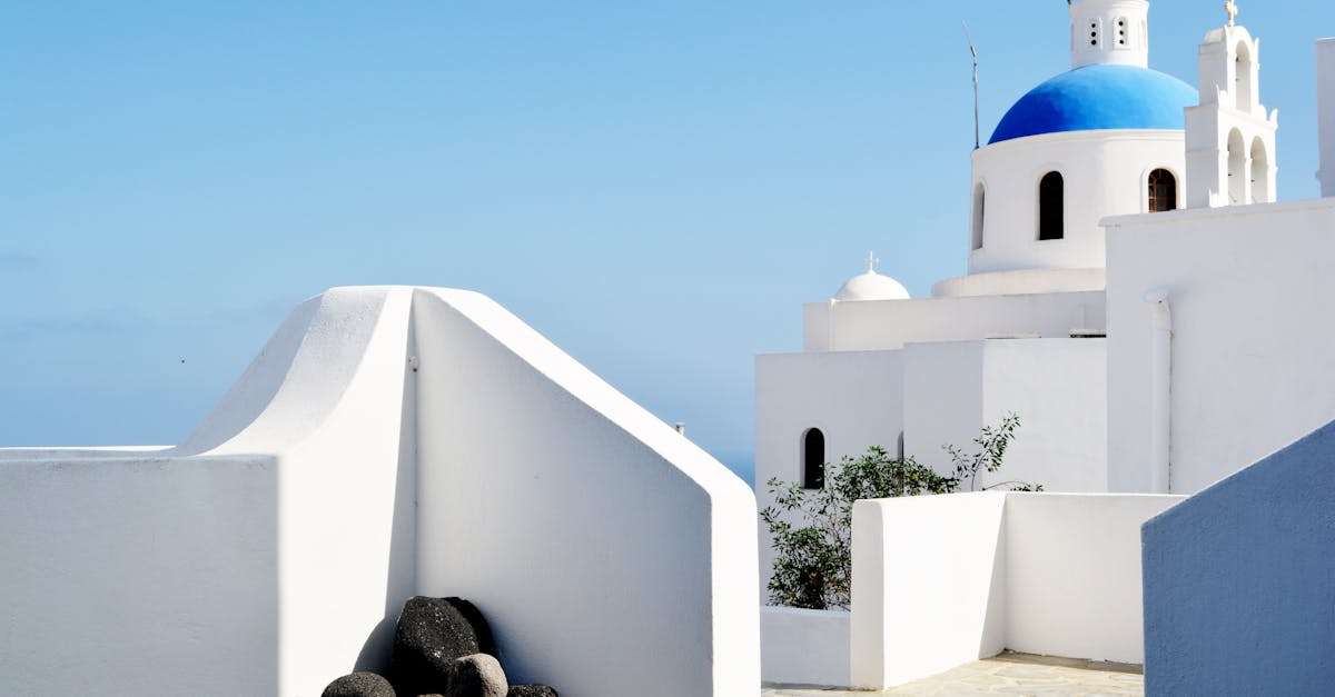 découvrez la grèce, un pays riche en histoire, en culture et en paysages à couper le souffle. explorez ses îles enchanteresses, sa délicieuse cuisine méditerranéenne et ses sites antiques emblématiques, tels que l'acropole d'athènes. partez à l'aventure et plongez dans l'hospitalité chaleureuse des grecs.