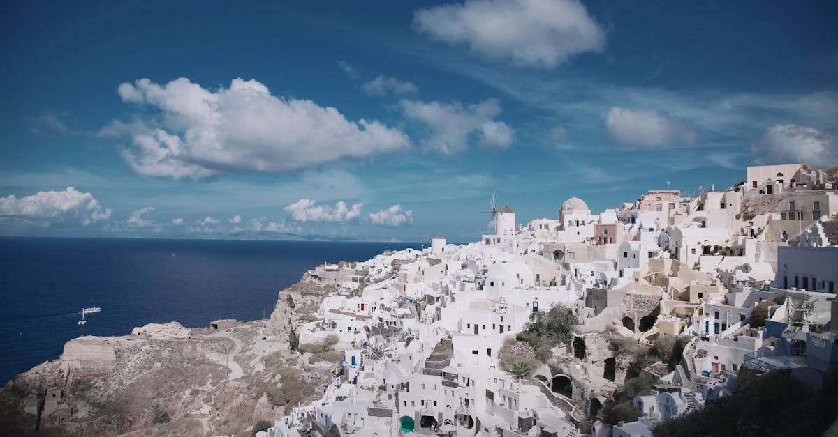 découvrez une charmante ville côtière cachée, où la beauté naturelle rencontre la tranquillité. évadez-vous dans ce petit coin de paradis, parfait pour des vacances reposantes loin de la foule.