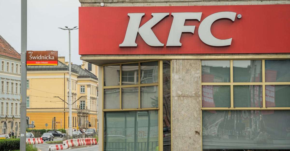 découvrez le plaisir unique du poulet frit chez kfc, où chaque bouchée est un voyage savoureux. savourez nos recettes secrètes, nos accompagnements irrésistibles et un service rapide pour une expérience gustative inoubliable.