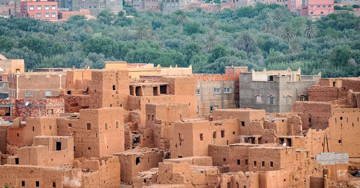 découvrez le maghreb, une région riche en culture et en histoire, s'étendant sur le maroc, l'algérie et la tunisie. explorez ses paysages variés, sa gastronomie délicieuse et son patrimoine unique.