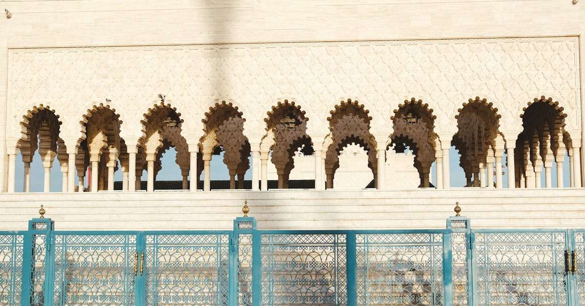 découvrez le maghreb, une région riche en histoire et en culture, englobant des pays fascinants tels que le maroc, l'algérie et la tunisie. explorez ses paysages variés, ses traditions uniques et sa cuisine savoureuse, tout en plongeant dans un patrimoine ancestral captivant.