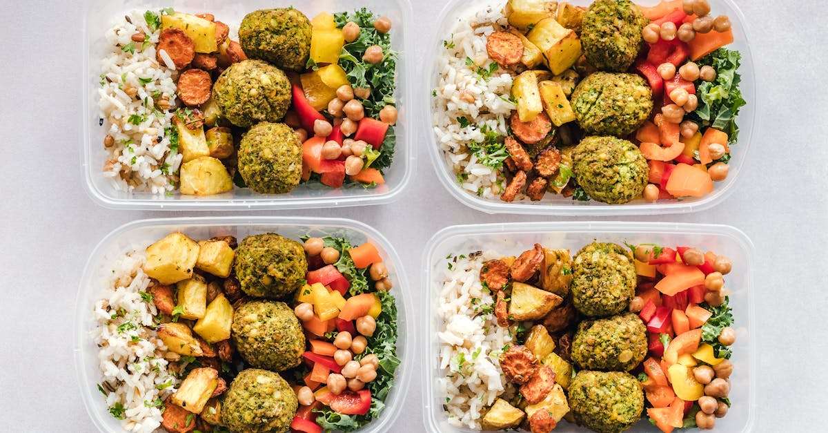 découvrez les délices de la cuisine marocaine avec notre sélection de plats traditionnels. des tajines savoureux aux couscous parfumés, embarquez pour un voyage culinaire au cœur du maroc. parfait pour éveiller vos papilles et partager des moments conviviaux.