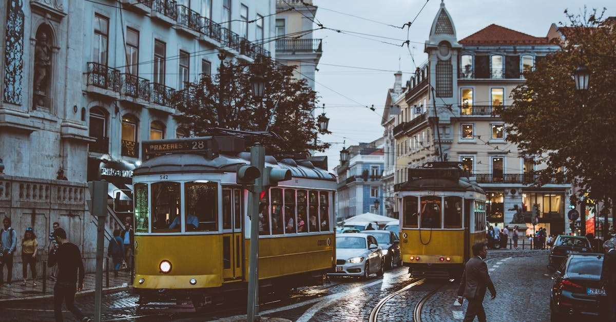 découvrez le portugal, un pays aux multiples facettes, alliant plages magnifiques, riche patrimoine culturel et une délicieuse gastronomie. explorez lisbonne, porto et la beauté des régions viticoles, tout en profitant de l'hospitalité chaleureuse des portugais.