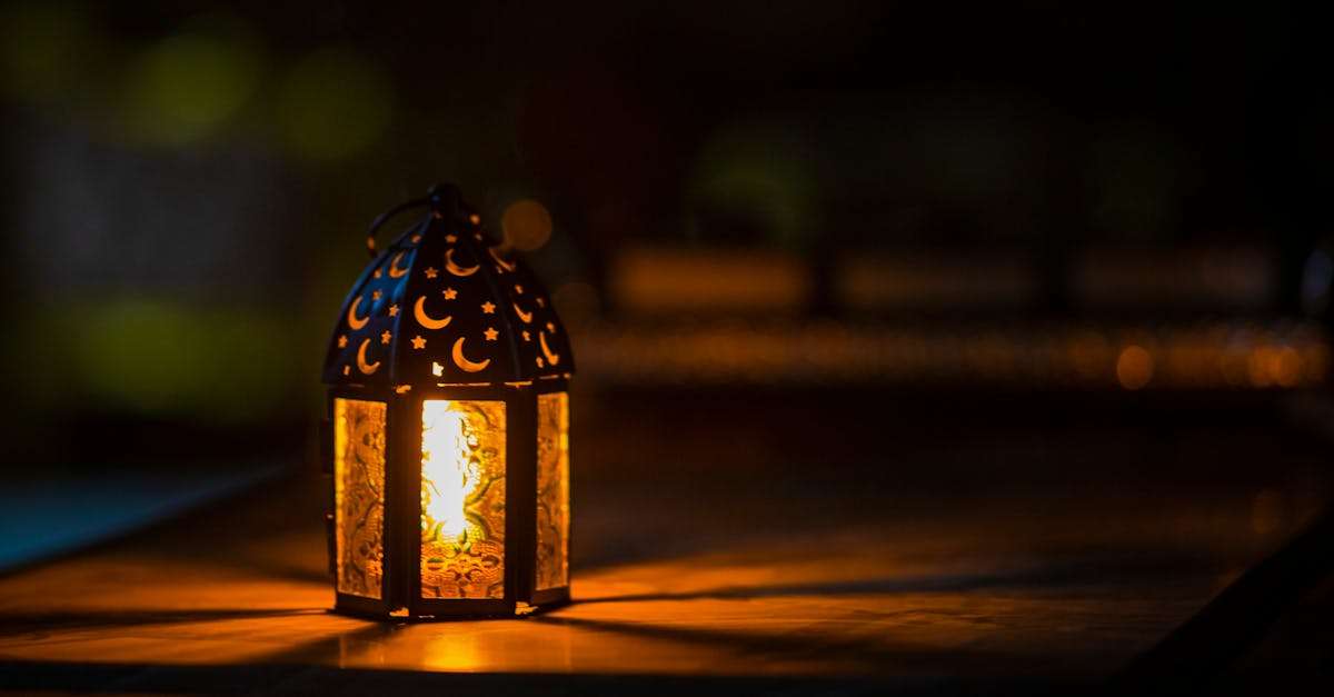 découvrez le mois sacré du ramadan, une période de jeûne, de prière et de réflexion spirituelle pour les musulmans du monde entier. apprenez-en davantage sur ses significations, ses traditions et son impact sur la communauté.