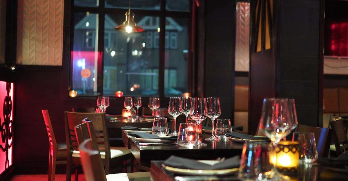 découvrez notre restaurant, un lieu chaleureux où gastronomie et convivialité se rencontrent. savourez des plats faits maison préparés avec des ingrédients frais et locaux. réservez votre table pour une expérience culinaire inoubliable.