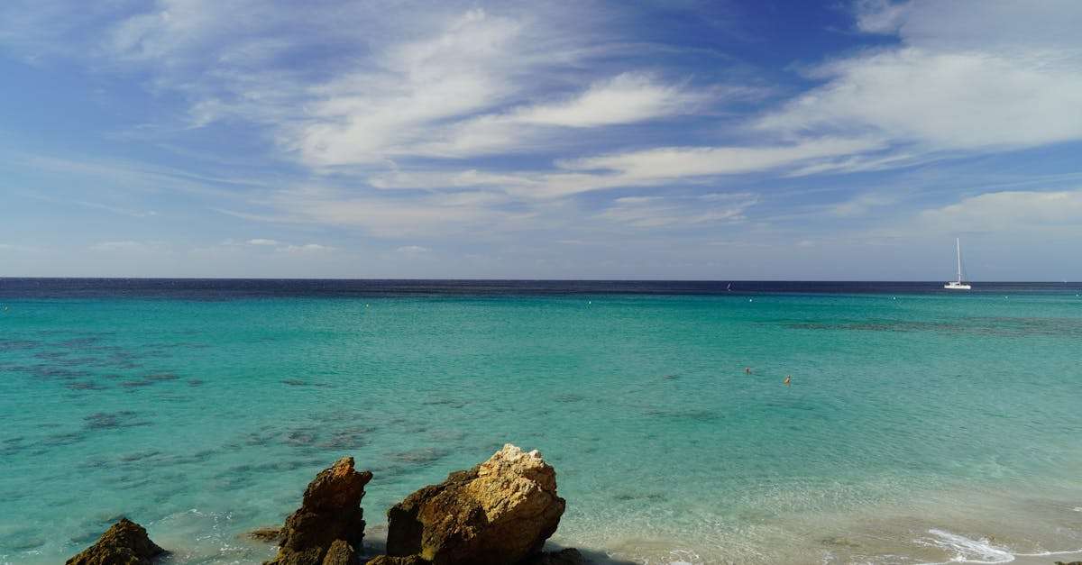 découvrez des destinations ensoleillées idéales pour vos prochaines vacances. plages de sable fin, climats doux et paysages enchanteurs vous attendent pour un séjour inoubliable au soleil.