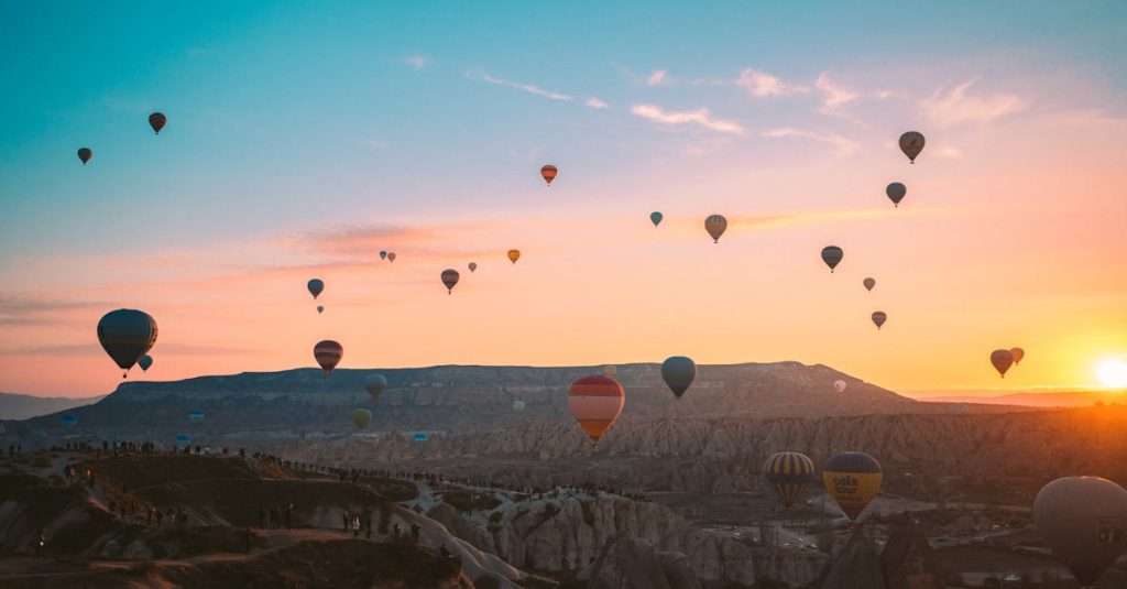 Voyage en Turquie : cette destination qui ressemble à un conte de fées découvrez tout sur la turquie, un pays riche en histoire, culture fascinante et paysages époustouflants. explorez ses monuments historiques, sa délicieuse cuisine et ses magnifiques plages.