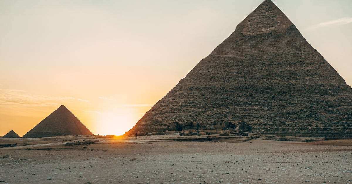 explorez l'égypte ancienne, un monde fascinant rempli de mystères, de pyramides majestueuses, de pharaons légendaires et de richesses culturelles inégalées. plongez dans l'histoire, la religion et la société de cette civilisation marquante qui a laissé une empreinte indélébile dans le temps.