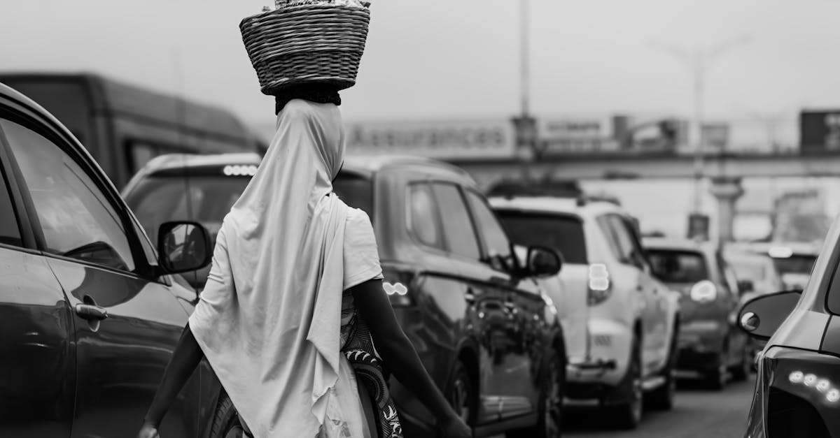 découvrez le monde intrigant du marché noir : son fonctionnement, ses impacts sur l'économie et la société, ainsi que les défis liés à la lutte contre ce commerce illégal. plongez dans cet univers fascinant où l'illégalité côtoie le quotidien.