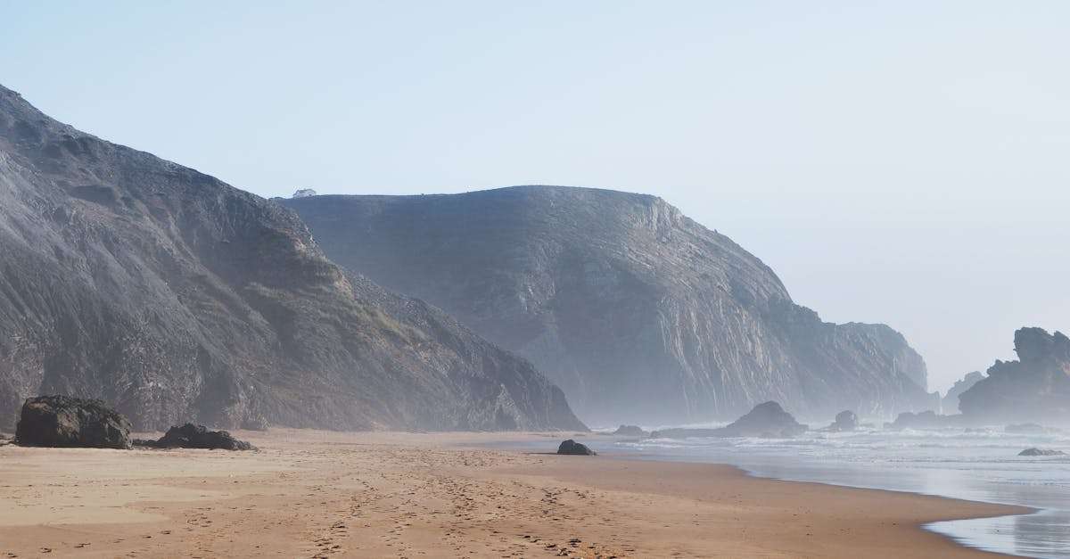 découvrez le portugal, un pays riche en histoire, culture et paysages à couper le souffle. explorez ses magnifiques plages, savourez sa cuisine délicieuse et laissez-vous séduire par l'hospitalité de ses habitants.
