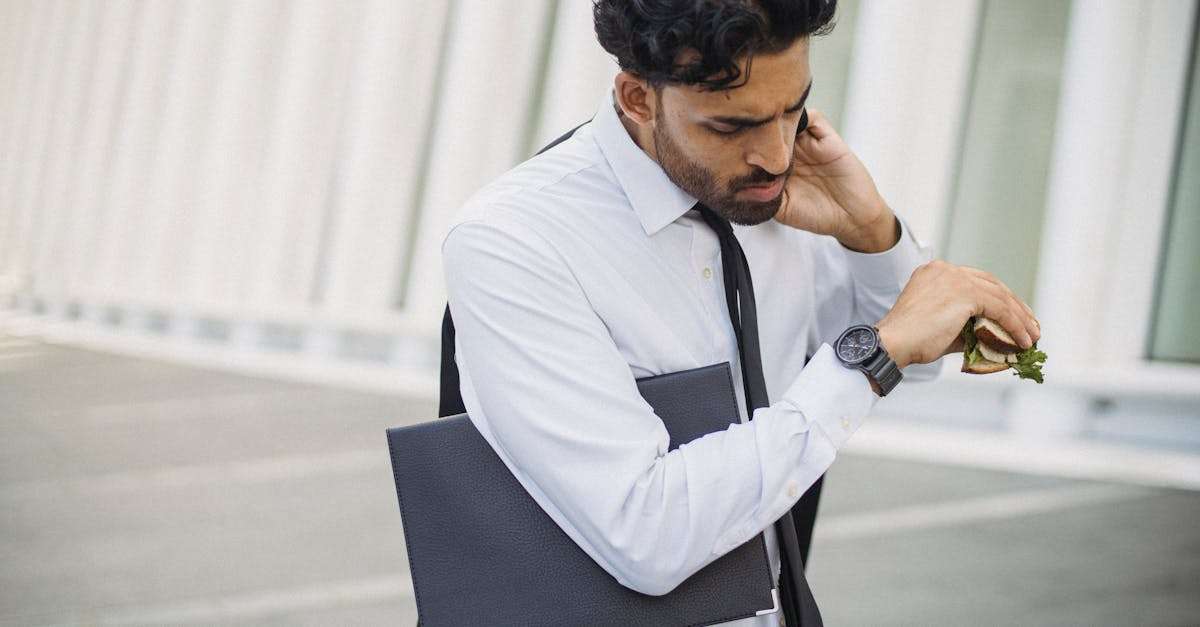 découvrez l'importance de la ponctualité dans notre vie quotidienne, tant sur le plan professionnel que personnel. apprenez comment être toujours à l'heure peut améliorer vos relations, augmenter votre productivité et renforcer votre réputation.