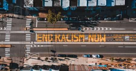 découvrez les origines, les impacts et les luttes contre le racisme dans notre société. explorez des perspectives variées et des moyens de promouvoir l'égalité et la diversité.