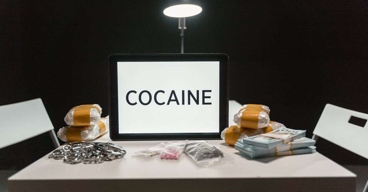 découvrez le phénomène du trafic illégal, ses méthodes, ses enjeux économiques et sociaux, ainsi que les efforts déployés pour lutter contre cette activité criminelle. plongez au cœur d'un monde clandestin aux multiples facettes.