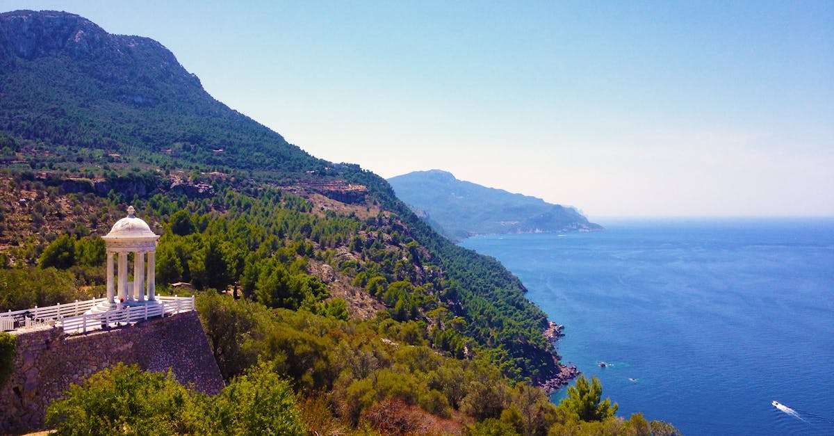 découvrez l'espagne, un pays riche en culture, en gastronomie et en paysages variés. explorez d'exceptionnelles plages, des villes vibrantes comme barcelone et madrid, et laissez-vous séduire par la chaleur de ses habitants. partez à l'aventure en espagne !
