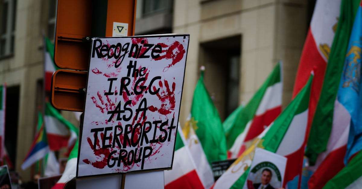 découvrez les enjeux complexes du terrorisme, ses causes, ses impacts sociopolitiques et les stratégies de prévention mises en œuvre pour contrer cette menace mondiale.