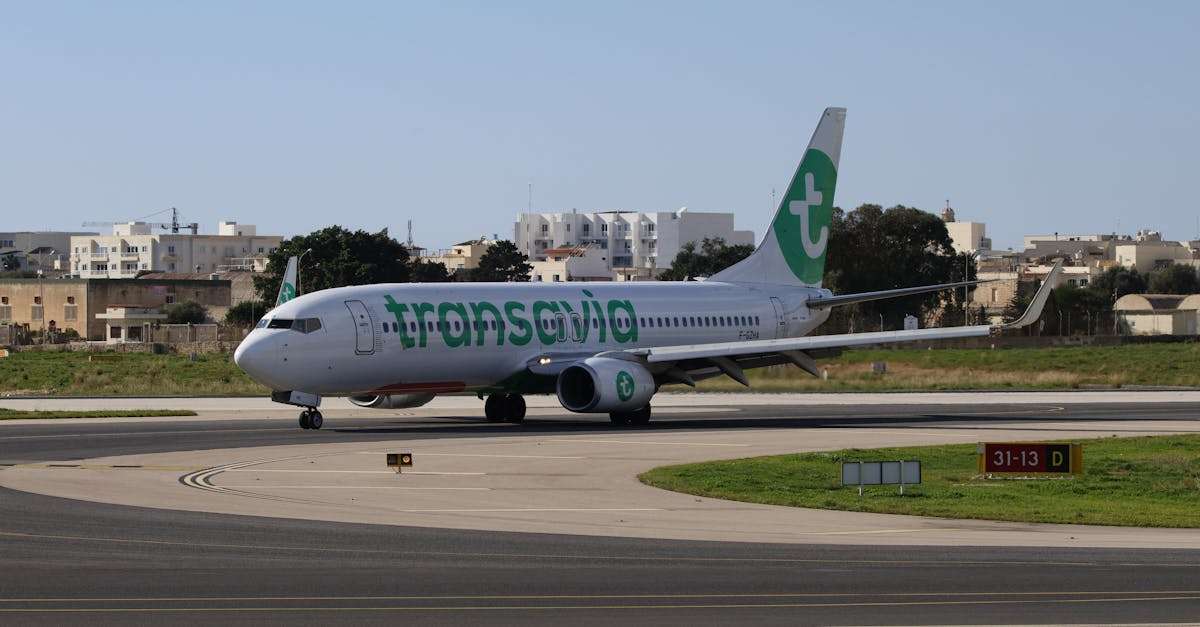 découvrez transavia, la compagnie aérienne low-cost qui vous offre des vols vers de nombreuses destinations estivales et hivernales en europe. réservez votre voyage dès maintenant et profitez d'un service de qualité à prix réduit.