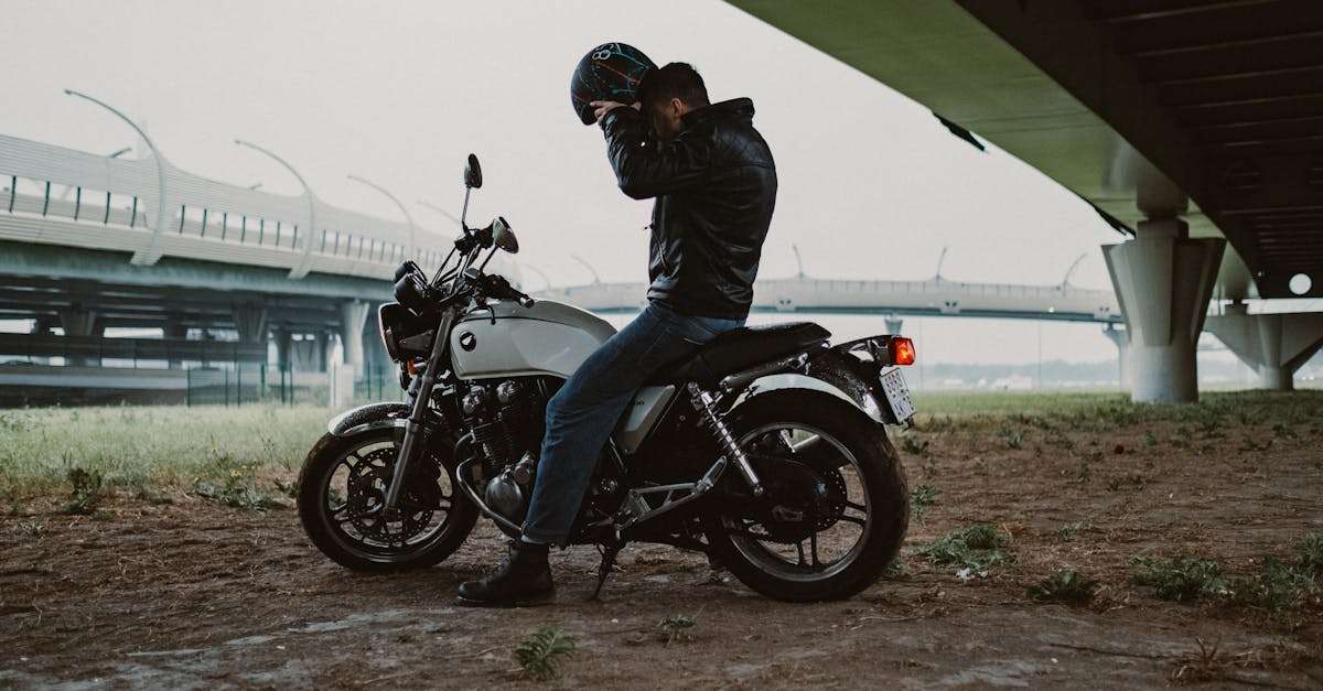 découvrez nos chaussures de voyage alliant confort et style, parfaites pour toutes vos aventures. conçues pour le voyageur moderne, elles offrent une durabilité exceptionnelle et un maintien optimal, afin que vous puissiez explorer sans limites.
