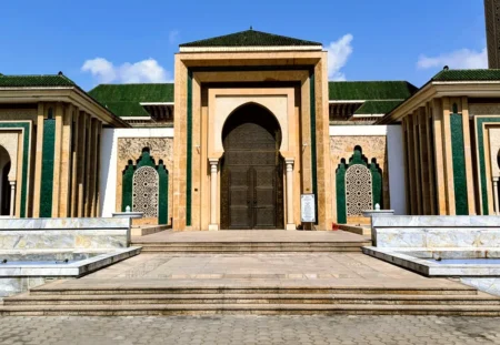 Bakhta Selma Mansouri nommée ambassadrice en Côte d’Ivoire A stunning facade showcasing traditional African architecture in Abidjan, Côte d'Ivoire.